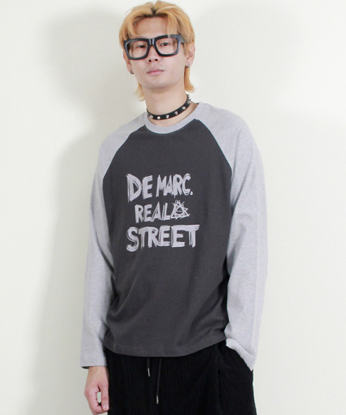 DEMARC(ドゥマーク)の「テキストラグラン配色長袖Tシャツグレー&チャコール(Tシャツ/カットソー・メンズ・その他・MEDIUM/LARGE)」の4枚目の写真