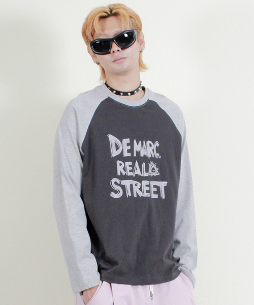 DEMARC(ドゥマーク)の「テキストラグラン配色長袖Tシャツグレー&チャコール(Tシャツ/カットソー・メンズ・その他・MEDIUM/LARGE)」の8枚目の写真