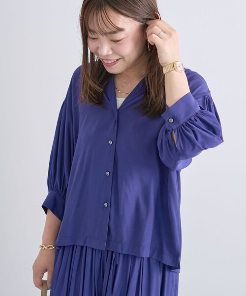 Green Parks(グリーンパークス)の「接触冷感シルキータッチローンオープンカラーシャツ(シャツ/ブラウス・レディース・グレイッシュベージュ/ブラック/ブルー・FREE)」の3枚目の写真