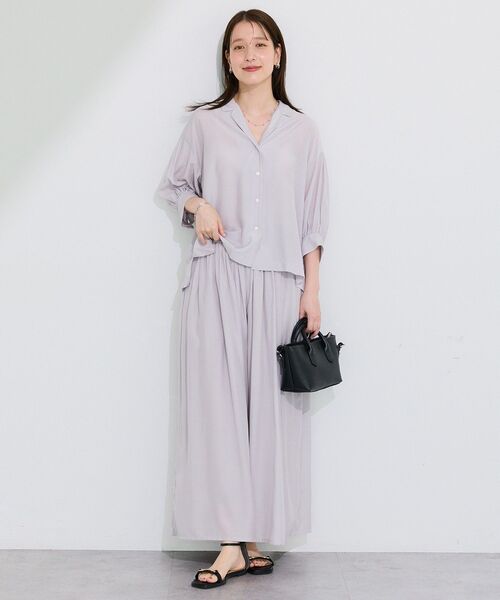Green Parks(グリーンパークス)の「接触冷感シルキータッチローンオープンカラーシャツ(シャツ/ブラウス・レディース・グレイッシュベージュ/ブラック/ブルー・FREE)」の5枚目の写真