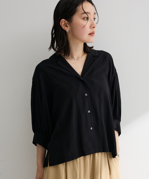 Green Parks(グリーンパークス)の「接触冷感シルキータッチローンオープンカラーシャツ(シャツ/ブラウス・レディース・グレイッシュベージュ/ブラック/ブルー・FREE)」の1枚目の写真