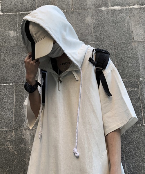 KELVIN(ケルヴァン)の「Minimal Short Sleeve Hoodie ミニマルショートスリーブフーディー(その他トップス・メンズ・ホワイト/ブラック・LARGE/MEDIUM)」の5枚目の写真