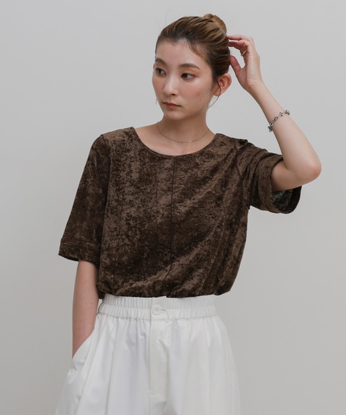 select MOCA(セレクトモカ)の「【ZOZO限定】センターラインシアーベロアトップス(Tシャツ/カットソー・レディース・ブラウン/グレー/ブラック・FREE)」の1枚目の写真
