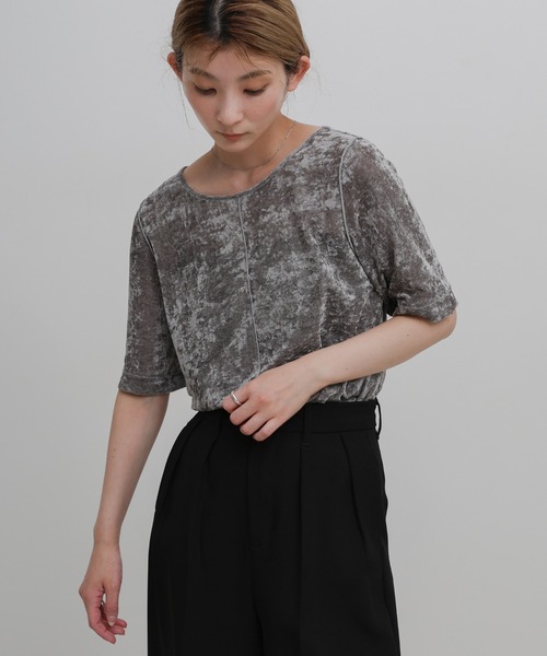 select MOCA(セレクトモカ)の「【ZOZO限定】センターラインシアーベロアトップス(Tシャツ/カットソー・レディース・ブラウン/グレー/ブラック・FREE)」の8枚目の写真