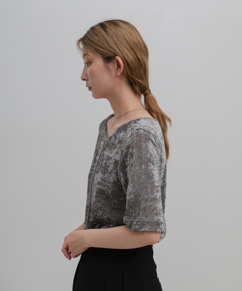 select MOCA(セレクトモカ)の「【ZOZO限定】センターラインシアーベロアトップス(Tシャツ/カットソー・レディース・ブラウン/グレー/ブラック・FREE)」の9枚目の写真
