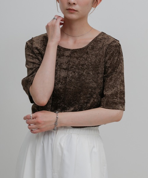 select MOCA(セレクトモカ)の「【ZOZO限定】センターラインシアーベロアトップス(Tシャツ/カットソー・レディース・ブラウン/グレー/ブラック・FREE)」の15枚目の写真