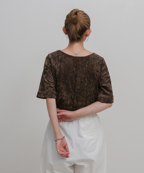 select MOCA(セレクトモカ)の「【ZOZO限定】センターラインシアーベロアトップス(Tシャツ/カットソー・レディース・ブラウン/グレー/ブラック・FREE)」の21枚目の写真