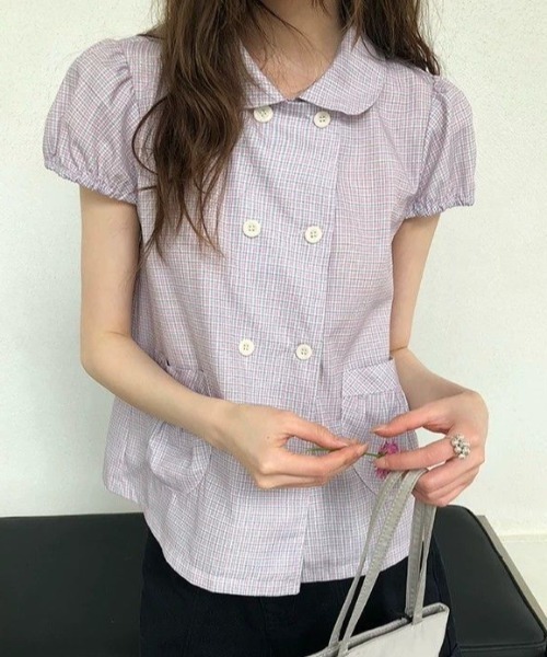 GEMEDA(ジェメダ)の「ダブルボタンチェックペプラムブラウス(シャツ/ブラウス・レディース・ピンク/ネイビー・M)」の2枚目の写真