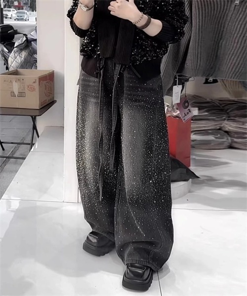 Dream garden(ドリームガーデン)の「キラキララインストーンデザイン デニムパンツ(デニムパンツ・レディース・ブラック/ブルー・XL/M/S/L)」の21枚目の写真