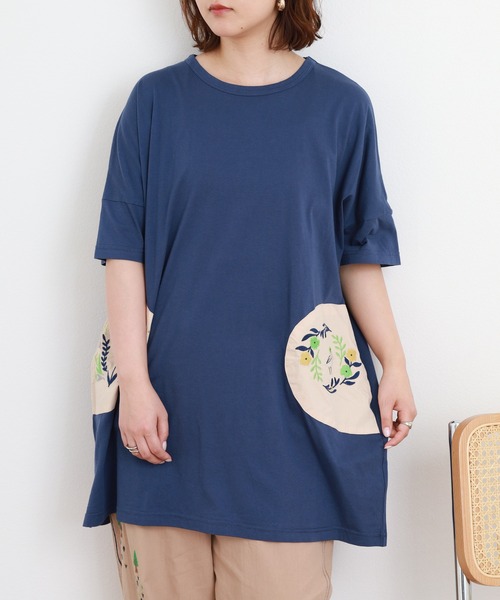 Emago(イマゴ)の「EMAGO ポケット刺繍チュニック 半端袖(チュニック・レディース・ネイビー/ホワイト・FREE)」の2枚目の写真