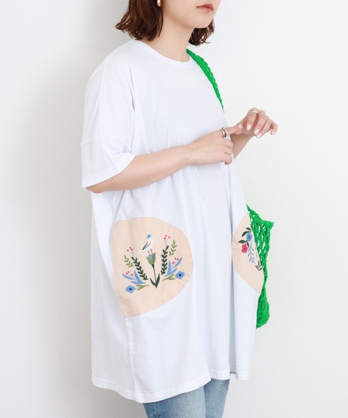 Emago(イマゴ)の「EMAGO ポケット刺繍チュニック 半端袖(チュニック・レディース・ネイビー/ホワイト・FREE)」の4枚目の写真