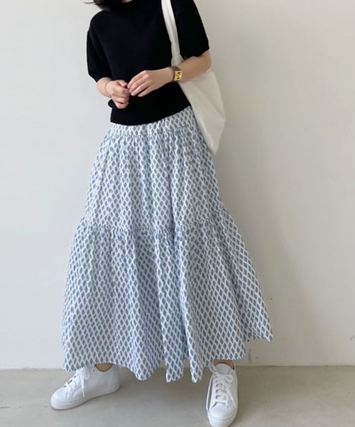 2ly2（トゥーリートゥー）の「総柄ティアードロングスカート フレアスカート ウエストゴム マキシ丈（スカート・レディース・グリーン/ホワイト・FREE）」の17枚目の写真