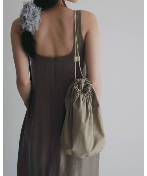 anuke(アンヌーク)の「anuke Nylon Knapsack(ショルダーバッグ・レディース・ベージュ/ブラック・FREE)」の3枚目の写真