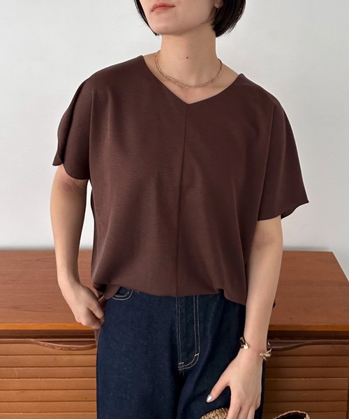 Doux archives（ドゥアルシーヴ）の「とろみＶネックカットソートップス（Tシャツ/カットソー・レディース・ブラウン/チャコールグレー/モカ・FREE）」の2枚目の写真