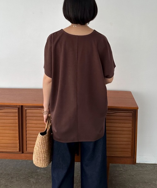 Doux archives（ドゥアルシーヴ）の「とろみＶネックカットソートップス（Tシャツ/カットソー・レディース・ブラウン/チャコールグレー/モカ・FREE）」の20枚目の写真