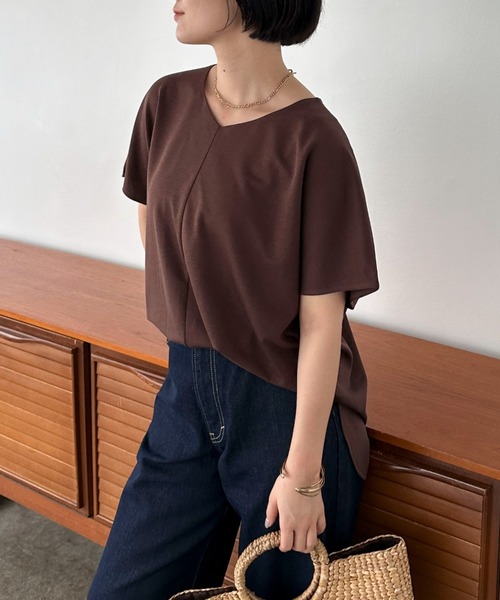 Doux archives（ドゥアルシーヴ）の「とろみＶネックカットソートップス（Tシャツ/カットソー・レディース・ブラウン/チャコールグレー/モカ・FREE）」の22枚目の写真