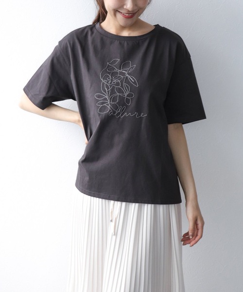 Jines(ジネス)の「刺繍Tシャツ(Tシャツ/カットソー・レディース・ホワイト/チャコールグレー/モカ・38)」の7枚目の写真