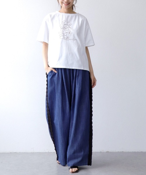 Jines(ジネス)の「刺繍Tシャツ(Tシャツ/カットソー・レディース・ホワイト/チャコールグレー/モカ・38)」の4枚目の写真