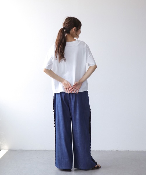 Jines(ジネス)の「刺繍Tシャツ(Tシャツ/カットソー・レディース・ホワイト/チャコールグレー/モカ・38)」の6枚目の写真