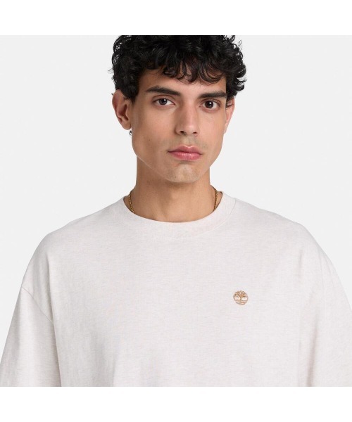 Timberland(ティンバーランド)の「半袖 リラックス Tシャツ メンズ(Tシャツ/カットソー・メンズ・アイボリー・XX-LARGE/X-LARGE/MEDIUM/LARGE)」の3枚目の写真