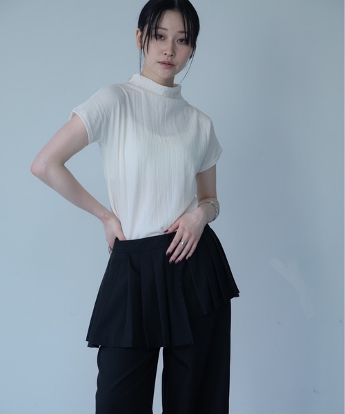VACANCY(ヴァカンシー)の「シャーリングJQフレンチスリーブトップス(Tシャツ/カットソー・レディース・ブラック/ホワイト・FREE)」の4枚目の写真