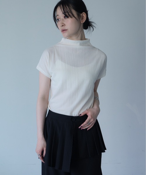 VACANCY(ヴァカンシー)の「シャーリングJQフレンチスリーブトップス(Tシャツ/カットソー・レディース・ブラック/ホワイト・FREE)」の3枚目の写真