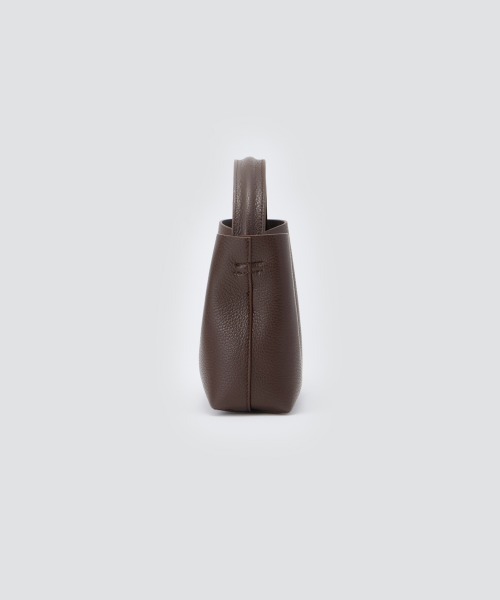 PELLICO(ペリーコ)の「ANELLI TURNLOCK MINI バッグ BROWN(ハンドバッグ・レディース・ブラウン・FREE)」の2枚目の写真