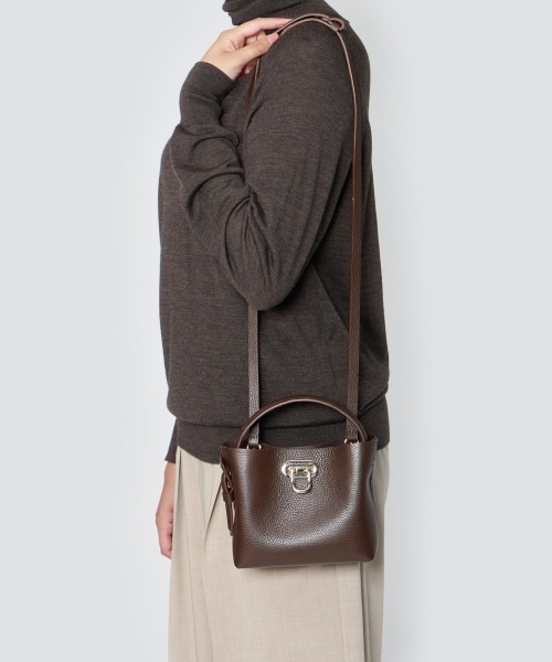 PELLICO(ペリーコ)の「ANELLI TURNLOCK MINI バッグ BROWN(ハンドバッグ・レディース・ブラウン・FREE)」の7枚目の写真