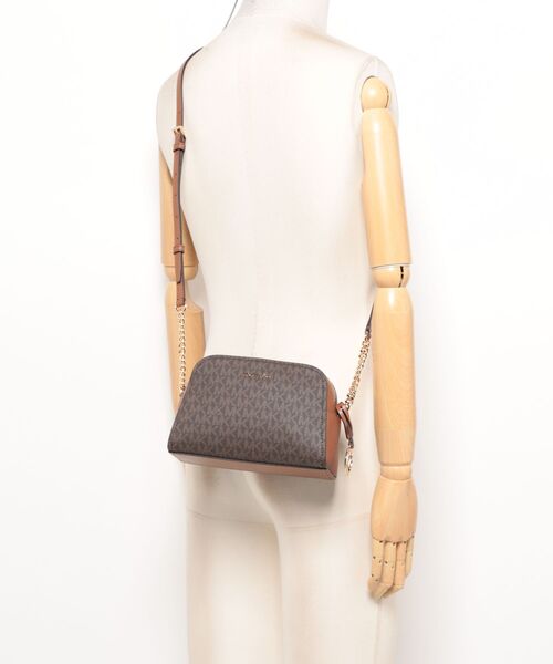 MICHAEL KORS(マイケルコース)の「ASHTON カメラ クロスボディバッグ エクストラスモール - Mkシグネチャー(ショルダーバッグ・レディース・ブラウン・FREE)」の5枚目の写真