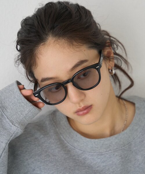 COLONY 2139(コロニートゥーワンスリーナイン)の「【調光/UNISEX】ウェリントンサングラス(サングラス・メンズ・グレー/ブラック・FREE)」の8枚目の写真