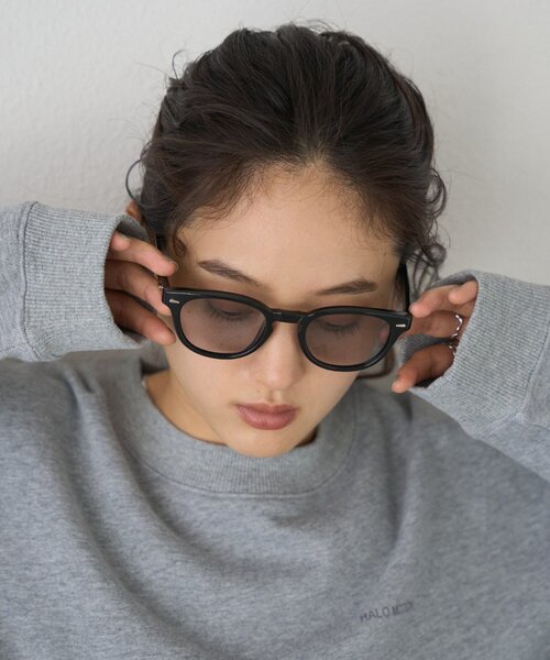 COLONY 2139(コロニートゥーワンスリーナイン)の「【調光/UNISEX】ウェリントンサングラス(サングラス・メンズ・グレー/ブラック・FREE)」の9枚目の写真