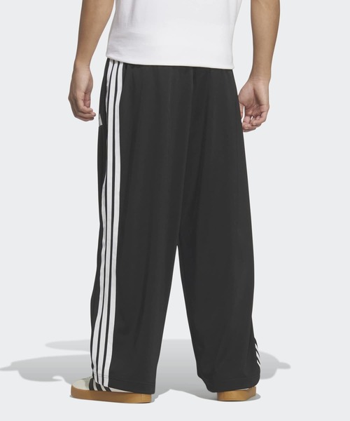 adidas(アディダス)の「スタジアム トリコット ルーズフィット ストレート レッグ パンツ / アディダス adidas(スウェットパンツ・メンズ・ブラック×ホワイト・XX-LARGE/3XL/LARGE/MEDIUM/SMALL/X-LARGE/X-SMALL)」の2枚目の写真