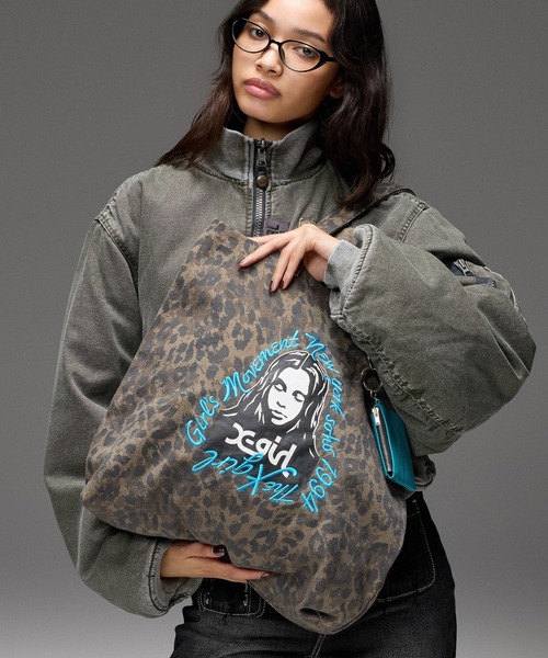 X-girl(エックスガール)の「HAND DRAWN LOGO AND FACE TOTE BAG(トートバッグ・レディース・レオパード/ブラック/カモフラージュ・ONE SIZE)」の4枚目の写真