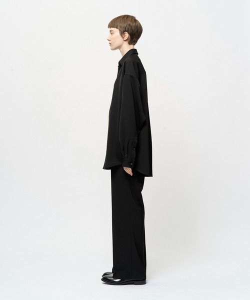 Juha(ユハ)の「DRAPED VAREUSE SHIRT(シャツ/ブラウス・メンズ・カーキ/ブラック・3/4)」の4枚目の写真