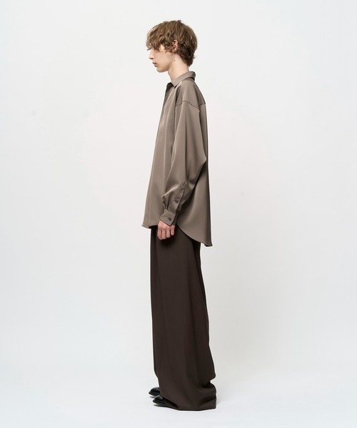 Juha(ユハ)の「DRAPED VAREUSE SHIRT(シャツ/ブラウス・メンズ・カーキ/ブラック・3/4)」の8枚目の写真