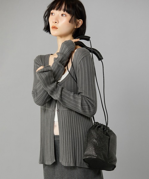 Casselini(キャセリーニ)の「Casselini(キャセリーニ)2WAYフラワーパース(ショルダーバッグ・レディース・ブロンズ/ブラック/シルバー・FREE)」の2枚目の写真