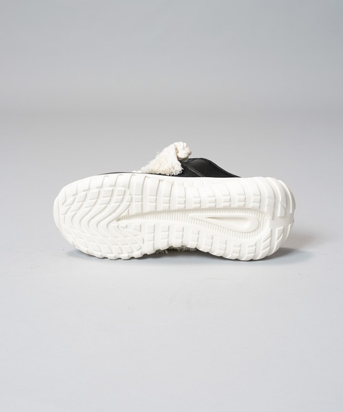 MAISON SPECIAL(メゾンスペシャル)の「《UNISEX》【SPECIAL SHOES FACTORY COLLABORATION】ドッグイヤーシューレースプラットフォームミュールスニーカー/Dog Ear Lace-up Platform Mule Sneakers【MAISON SPECIAL/メゾンスペシャル】(サンダル・メンズ・ダークブラック/ブラック/シルバー・25.5/26.5/27.5/28.5)」の5枚目の写真