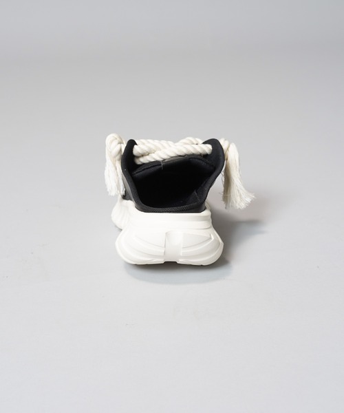 MAISON SPECIAL(メゾンスペシャル)の「《UNISEX》【SPECIAL SHOES FACTORY COLLABORATION】ドッグイヤーシューレースプラットフォームミュールスニーカー/Dog Ear Lace-up Platform Mule Sneakers【MAISON SPECIAL/メゾンスペシャル】(サンダル・メンズ・ダークブラック/ブラック/シルバー・25.5/26.5/27.5/28.5)」の6枚目の写真