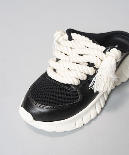 MAISON SPECIAL(メゾンスペシャル)の「《UNISEX》【SPECIAL SHOES FACTORY COLLABORATION】ドッグイヤーシューレースプラットフォームミュールスニーカー/Dog Ear Lace-up Platform Mule Sneakers【MAISON SPECIAL/メゾンスペシャル】(サンダル・メンズ・ダークブラック/ブラック/シルバー・25.5/26.5/27.5/28.5)」の7枚目の写真