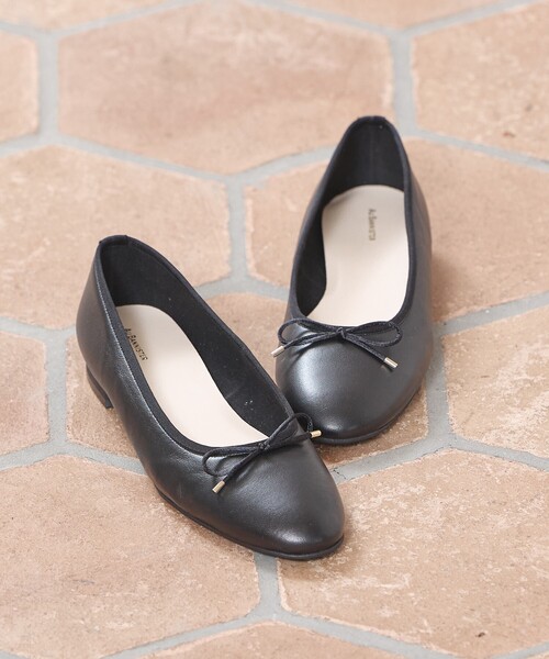 Au BANNISTER(オゥバニスター)の「【made in JAPAN】バレエシューズ(バレエシューズ・レディース・シルバー/ブラック/ブラック系その他3/グレイッシュベージュ・38/37/36/35/40/39)」の2枚目の写真