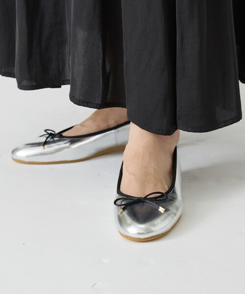 Au BANNISTER(オゥバニスター)の「【made in JAPAN】バレエシューズ(バレエシューズ・レディース・シルバー/ブラック/ブラック系その他3/グレイッシュベージュ・38/37/36/35/40/39)」の17枚目の写真