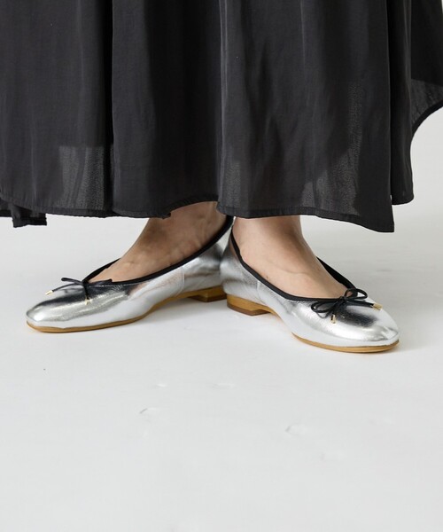 Au BANNISTER(オゥバニスター)の「【made in JAPAN】バレエシューズ(バレエシューズ・レディース・シルバー/ブラック/ブラック系その他3/グレイッシュベージュ・38/37/36/35/40/39)」の18枚目の写真