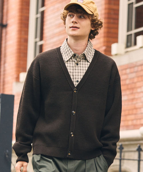 HECT（ヘクト）の「【HECT】Bulky Knit Relax Fit V-Neck Cardigan / バルキーニット リラックスフィット Vネックカーディガン＜帯電防止・ウォッシャブル・アンチピリング＞（カーディガン/ボレロ・メンズ・ライトグレー/ダークブラウン/キャメル/ネイビー/ブラック/チャコール・S/M/L）」の4枚目の写真