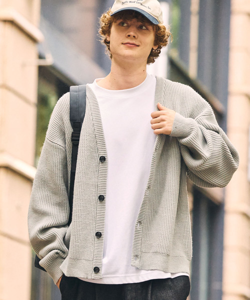 HECT（ヘクト）の「【HECT】Bulky Knit Relax Fit V-Neck Cardigan / バルキーニット リラックスフィット Vネックカーディガン＜帯電防止・ウォッシャブル・アンチピリング＞（カーディガン/ボレロ・メンズ・ライトグレー/ダークブラウン/キャメル/ネイビー/ブラック/チャコール・S/M/L）」の3枚目の写真