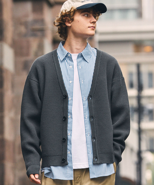 HECT（ヘクト）の「【HECT】Bulky Knit Relax Fit V-Neck Cardigan / バルキーニット リラックスフィット Vネックカーディガン＜帯電防止・ウォッシャブル・アンチピリング＞（カーディガン/ボレロ・メンズ・ライトグレー/ダークブラウン/キャメル/ネイビー/ブラック/チャコール・S/M/L）」の8枚目の写真