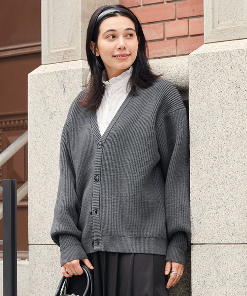 HECT（ヘクト）の「【HECT】Bulky Knit Relax Fit V-Neck Cardigan / バルキーニット リラックスフィット Vネックカーディガン＜帯電防止・ウォッシャブル・アンチピリング＞（カーディガン/ボレロ・メンズ・ライトグレー/ダークブラウン/キャメル/ネイビー/ブラック/チャコール・S/M/L）」の15枚目の写真