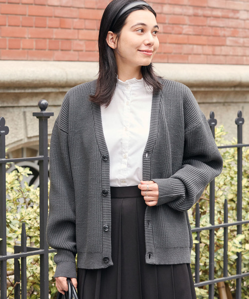 HECT（ヘクト）の「【HECT】Bulky Knit Relax Fit V-Neck Cardigan / バルキーニット リラックスフィット Vネックカーディガン＜帯電防止・ウォッシャブル・アンチピリング＞（カーディガン/ボレロ・メンズ・ライトグレー/ダークブラウン/キャメル/ネイビー/ブラック/チャコール・S/M/L）」の17枚目の写真