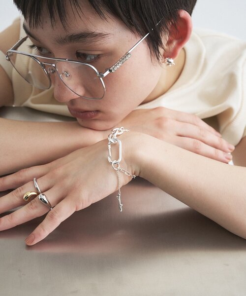 Soierie(ソワリー)の「soierie|Raw edge clip bracelet(ブレスレット・レディース・シルバー・00)」の2枚目の写真