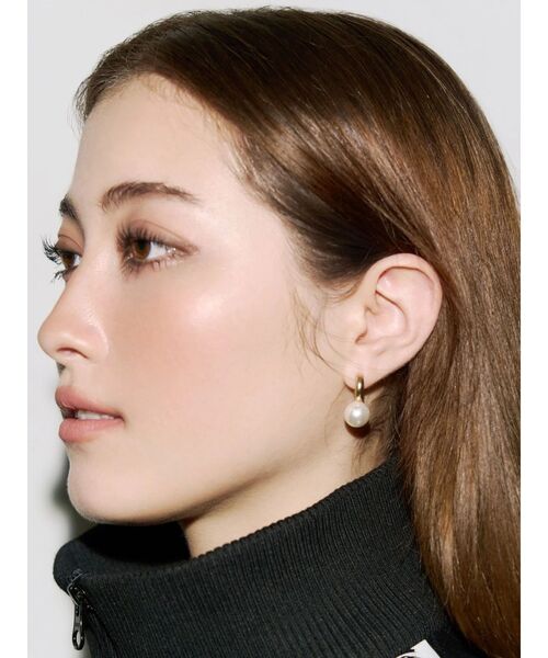 EVRIS（エヴリス）の「PEARL HOOP ピアス（ピアス（両耳用）・レディース・シルバー/ゴールド・FREE）」の2枚目の写真