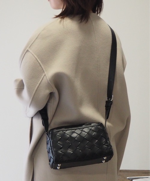 GUSCIO(グッシオ)の「【グッシオベーシック】幅広メッシュショルダーバッグ(ショルダーバッグ・レディース・シルバー/ブラック/アイボリー/ダークブラウン/グリーン・FREE)」の3枚目の写真